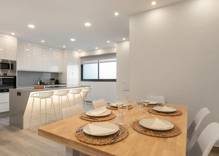 Avenida Maritima קנדלריה