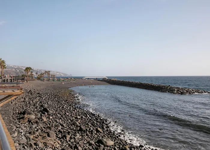 Avenida Maritima 公寓 *